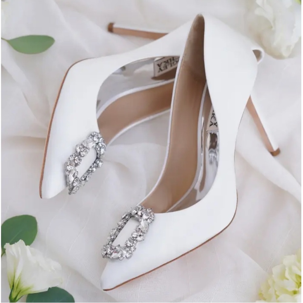 Cher Crystal Embellished Pump in soft white satin size 5